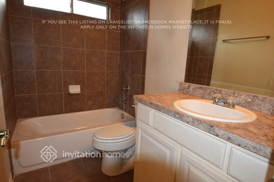 Building Photo - 515 Hidden Meadow Ct