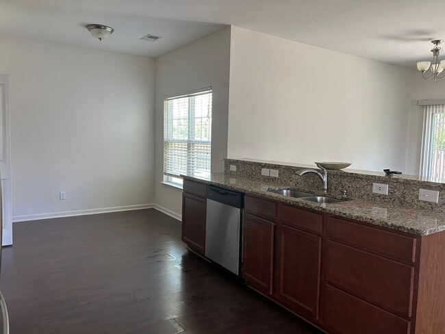 Building Photo - **HOLIDAY MOVE-IN SPECIAL: $300 OFF 1st MO...