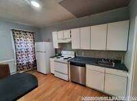 Building Photo - 36 Calumet St