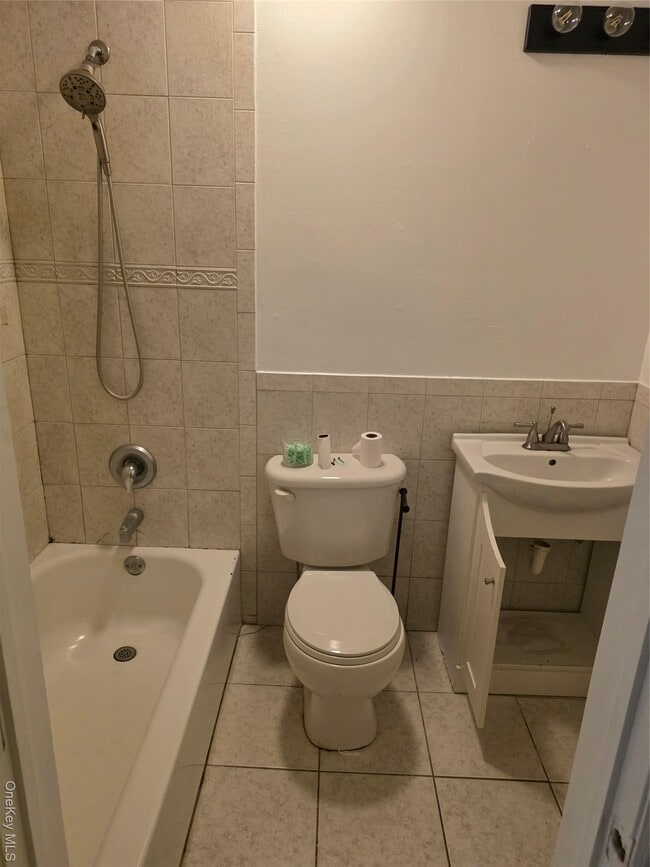 Building Photo - 22 Woodland St