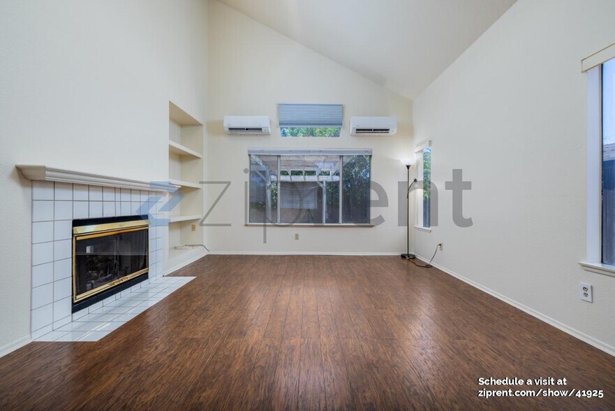 Building Photo - 11358 Havstad Dr