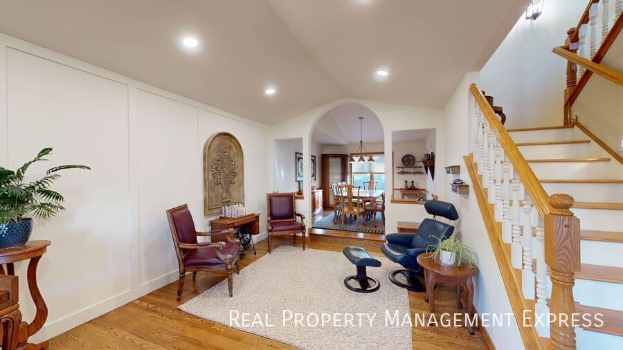 Building Photo - Furnished 4-Bedroom, 4-Bath Home