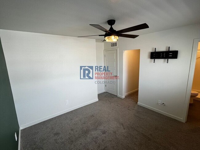 Building Photo - 531 Condor Wy