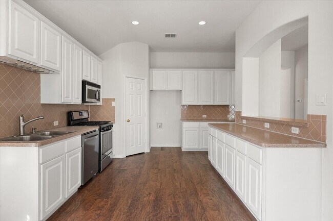 Building Photo - 6705 Terrace Glen Dr