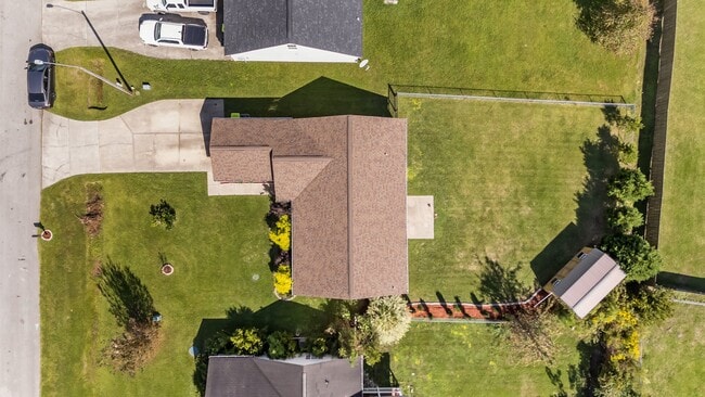 Building Photo - 131 Oakley Dr