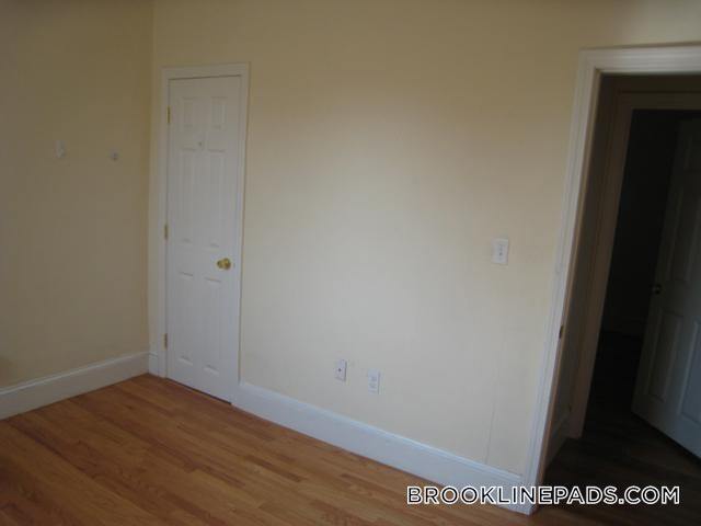 Building Photo - 66 Egmont St