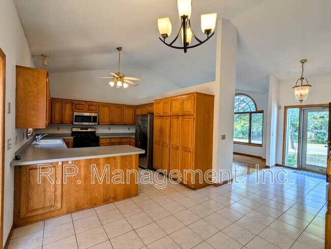 Building Photo - 12069 Wedgewood Dr NW