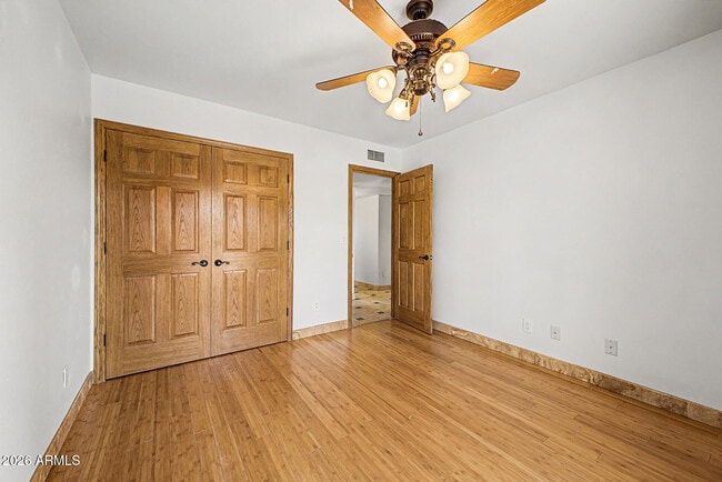 Building Photo - 5403 S Heather Dr