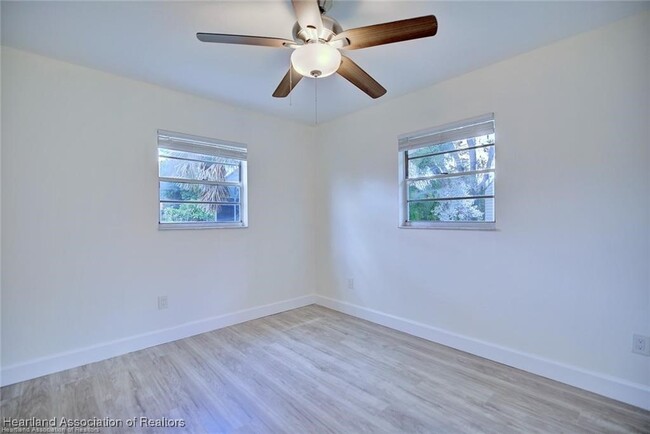 Building Photo - 4621 Starfish Ave
