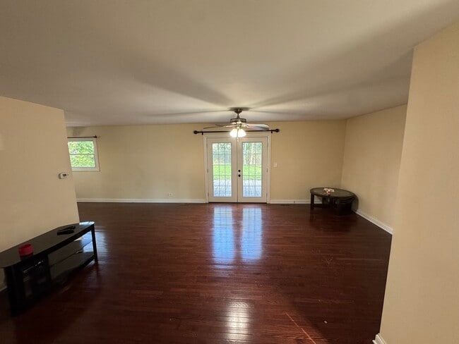 Building Photo - 7101 Longmeadow Ln