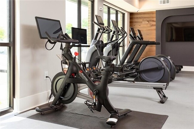 Building Photo - 501 W Waugh St