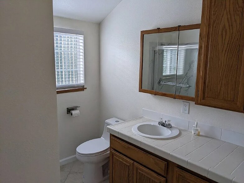 Building Photo - 3825 Union St