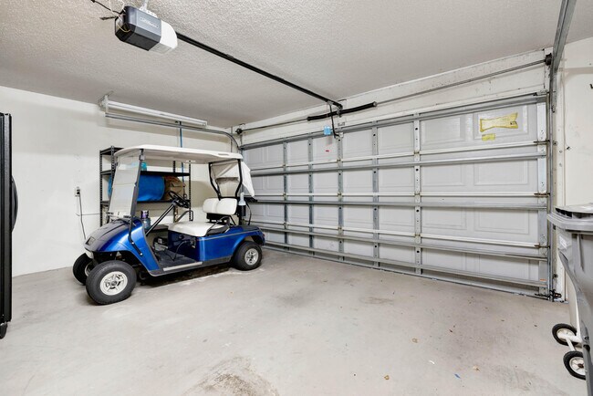 Building Photo - 13692 Cross Pointe Dr