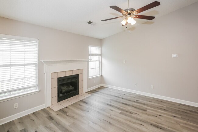 Building Photo - 2852 Longspur Dr