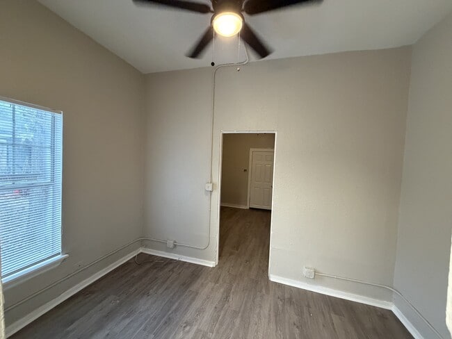 Building Photo - 1817 San Luis St