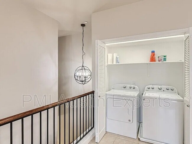 Building Photo - 3101 Davis Ln