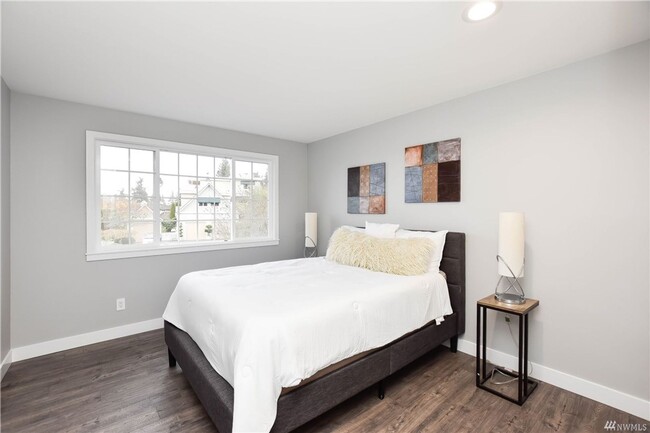 Building Photo - Remodeled Home in Mukilteo!