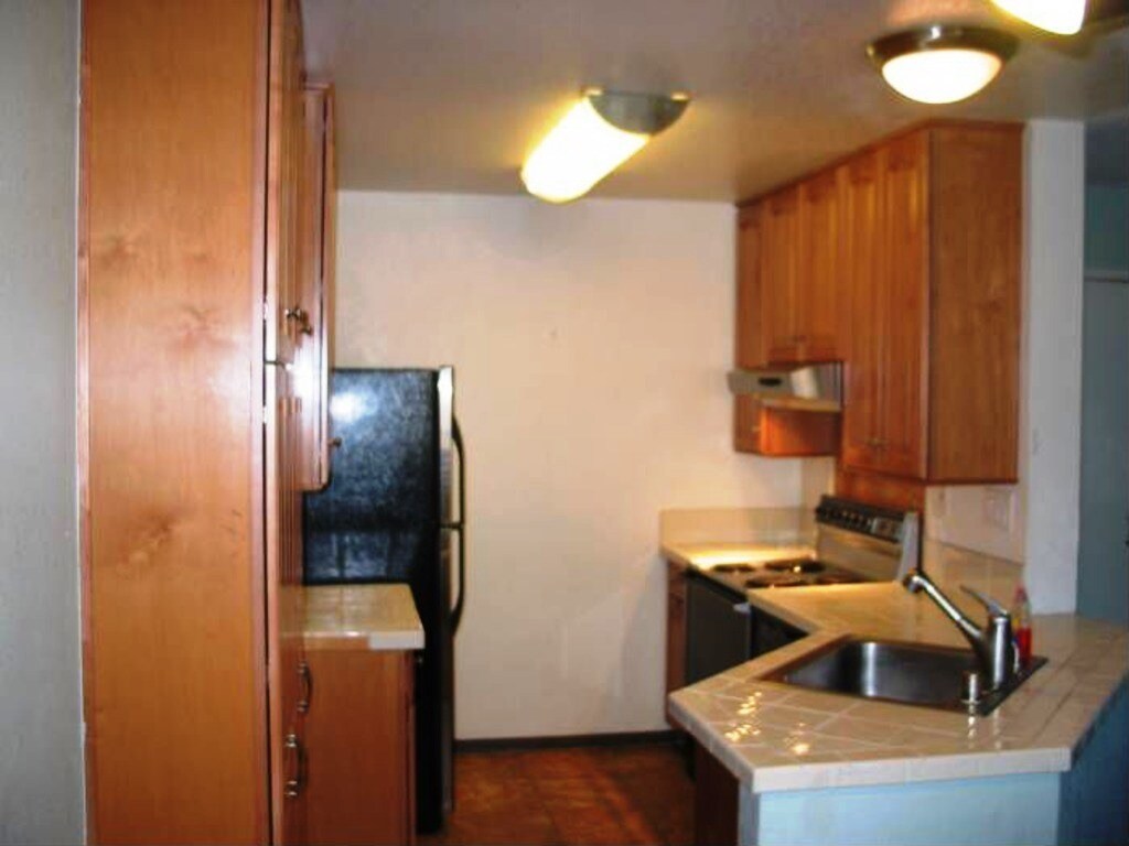 Building Photo - 9750 Mesa Springs Way