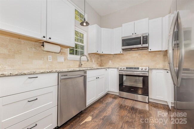 Building Photo - 100 Aurora Ln