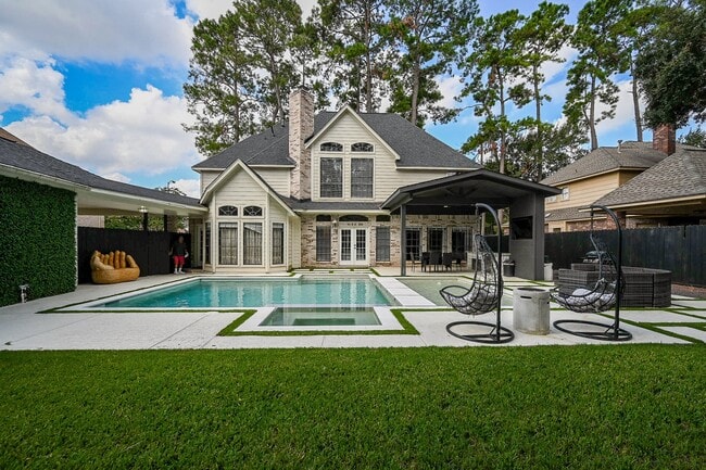 Building Photo - 13606 Champions Centre Dr