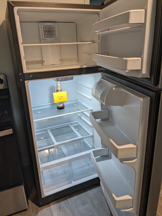 Refrigerator and freezer - 16478 Valerie Marie Pl