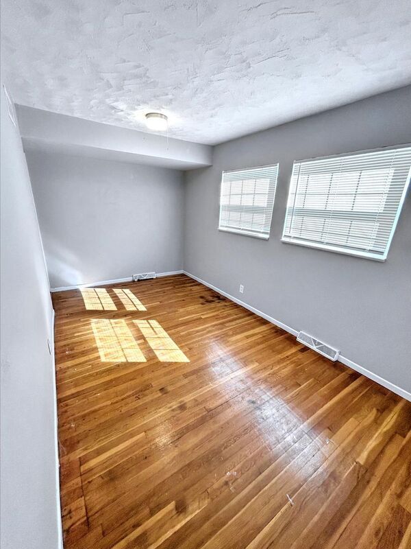 Building Photo - 225 Ben Nevis Rd