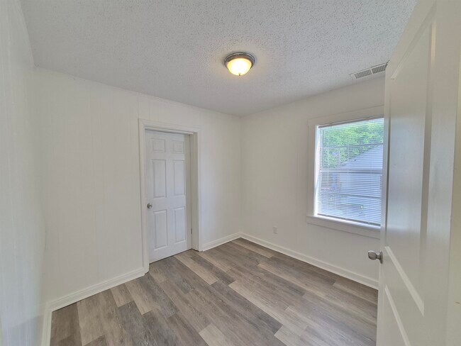 Building Photo - 2100 Riverside Blvd