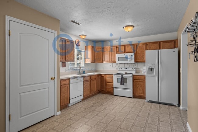 Building Photo - 703 Ry Ln