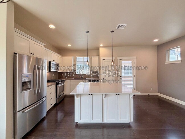 Building Photo - 14353 SW Burlwood Ln