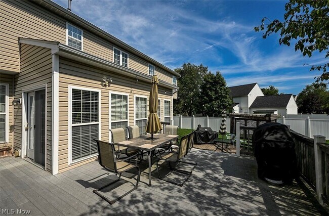 Building Photo - 4728 Wilshire Dr