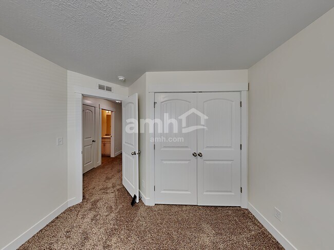 Building Photo - 1641 E Tumwater Ln