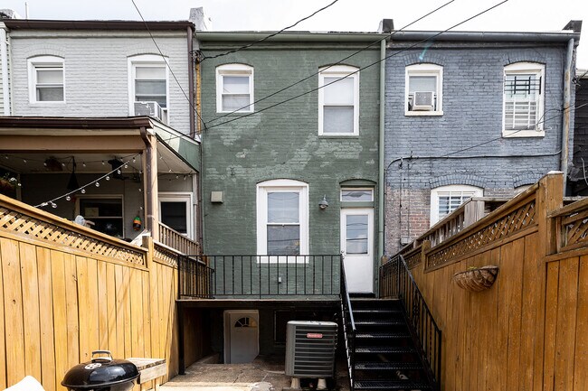Building Photo - 2724 Hampden Ave