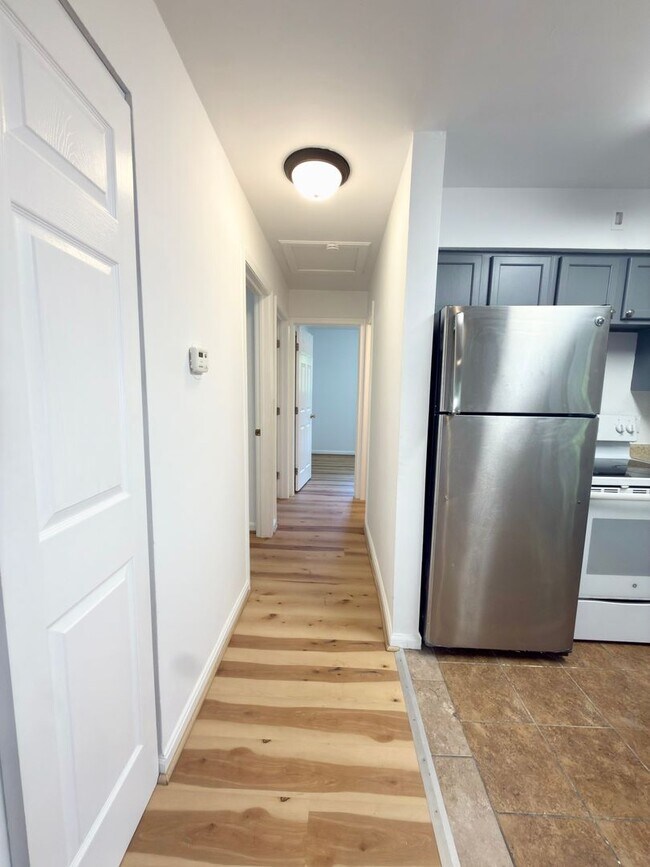Building Photo - Cozy 3-Bedroom Home with Fenced Yard & Flexible Space – Cincinnati, OH