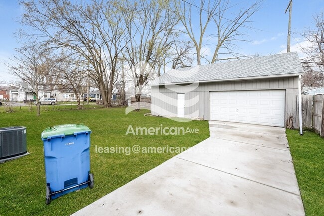 Building Photo - 12411 Georgiana Ave