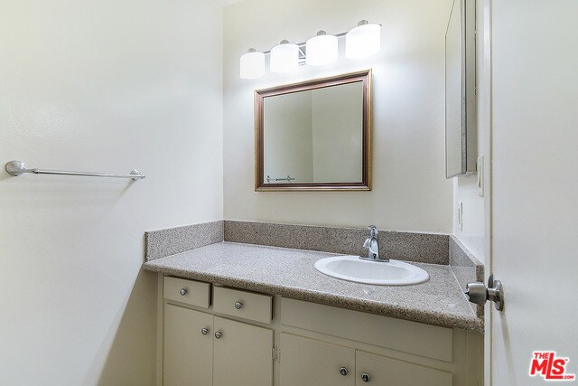 Building Photo - 2803 Arizona Ave