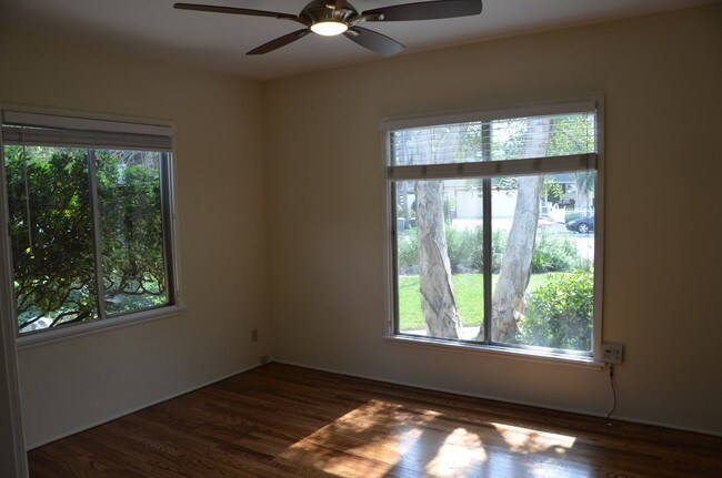 Formal dining room - 1717 Riverside Dr