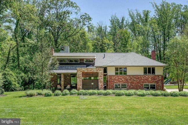 Primary Photo - 1127 Winding Dr