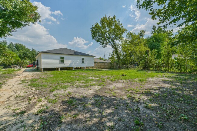 Building Photo - 3007 Bringhurst St
