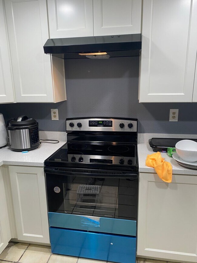 Building Photo - 317 Arrowhead Dr