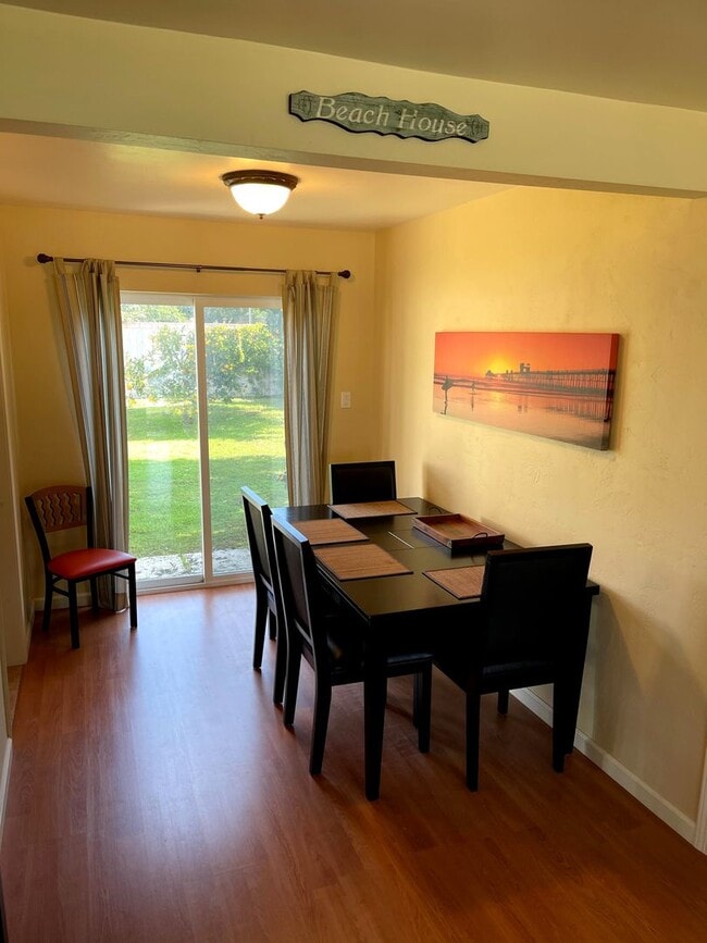 Building Photo - Charming Updated South O  BEACH HOUSE, Hug...