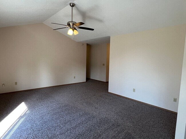 Building Photo - South Springfield Rental