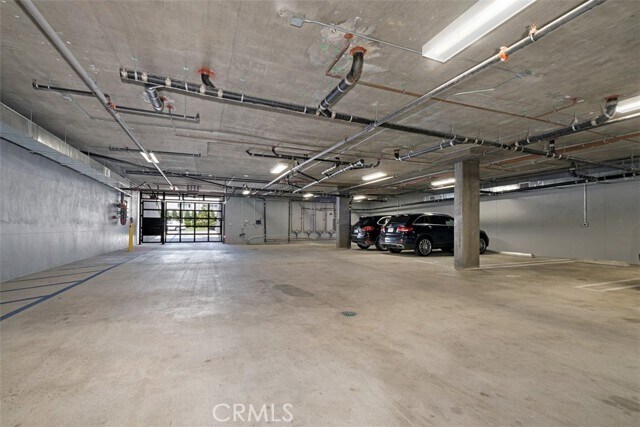 Building Photo - 822 S Plymouth Blvd