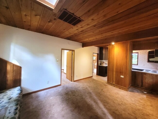 Building Photo - Cabin Style Home, 2 Bedroom - Bellingham, ...