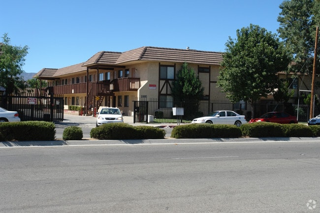 Building Photo - 4114 W Avenue L