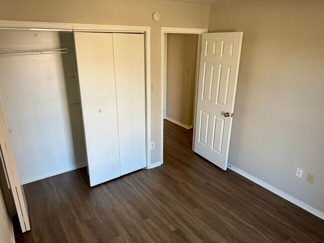 Building Photo - 4289 Brighton Dr