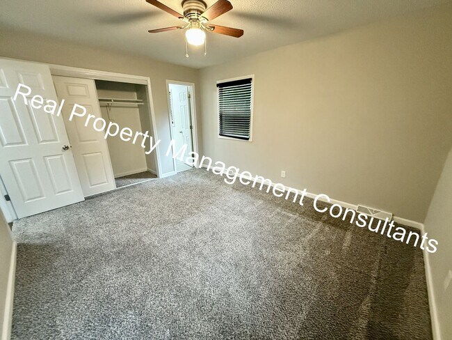 Building Photo - Charming 3 Bed Home with Modern Updates in...
