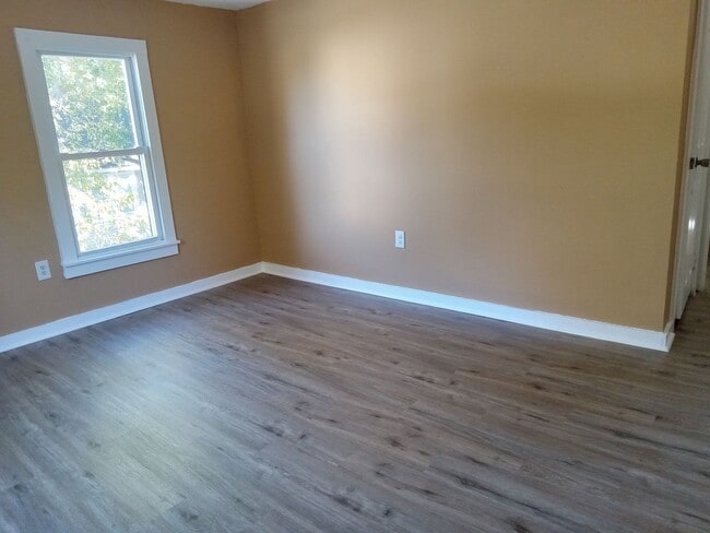 Building Photo - PRICE IMPROVEMENT Stunning 3 Bedroom Home FOR RENT in Millville NJ $1575