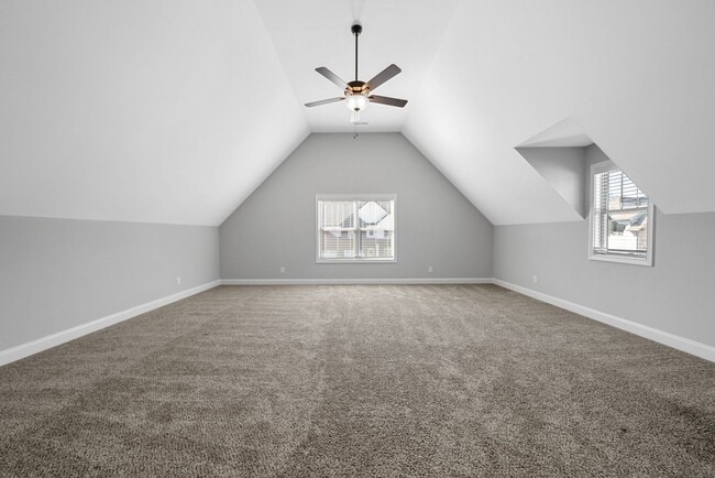 Building Photo - Pet Friendly Four Bedroom with Bonus!