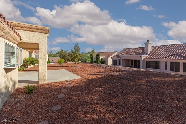 Building Photo - 2432 Palmridge Dr