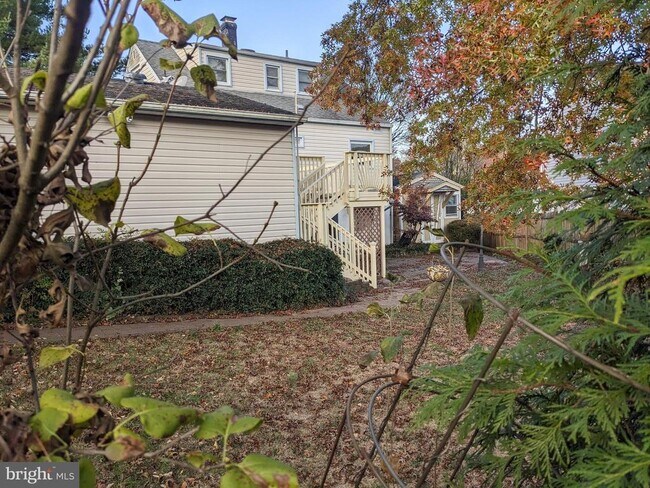 Building Photo - 137 Holden Dr